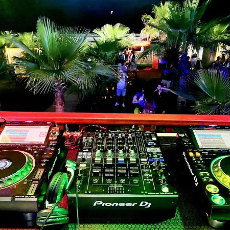 Sunthalia & Ultra Adults Only Party 5* Side