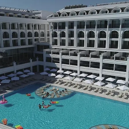 Hotel Sunthalia & Ultra Adults Only Party Side