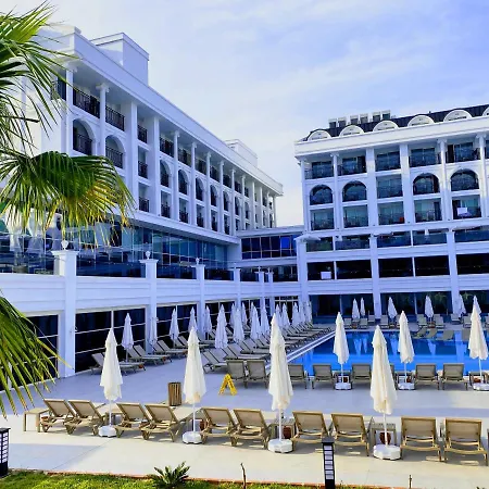 Hotel Sunthalia & Ultra Adults Only Party 5*